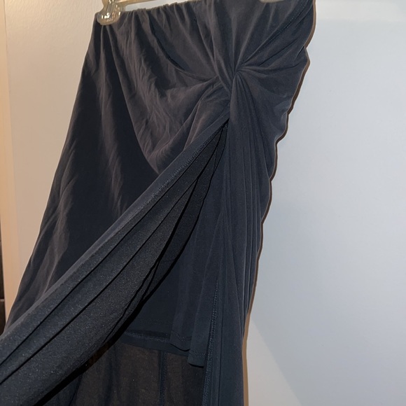 High Slit Bodycon Skirt - Picture 4 of 6